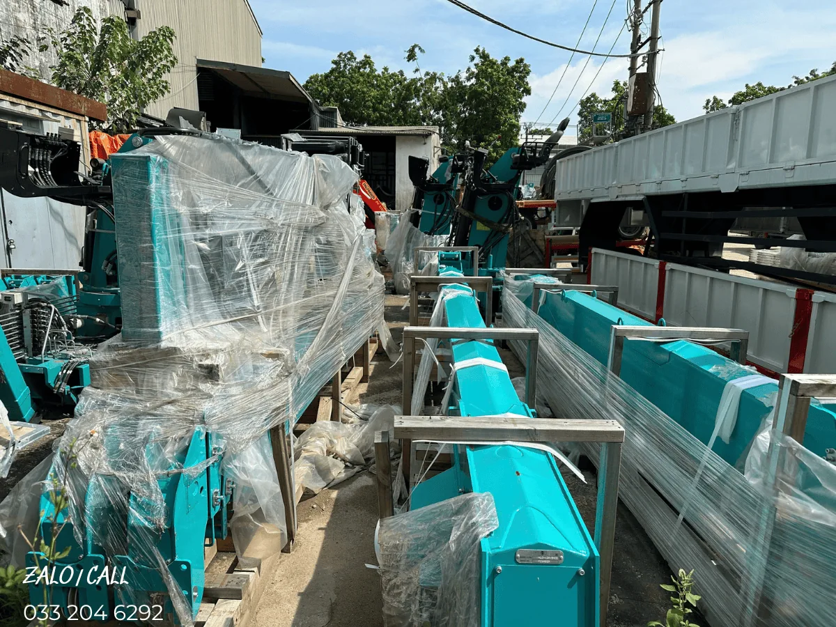 Bộ thiết bị cẩu thủy lực 15 tấn trước khi lắp đặt