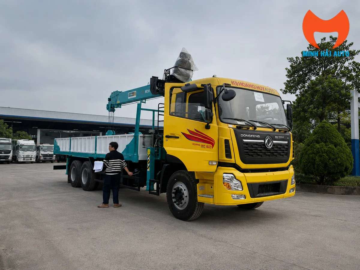 Xe tải Dongfeng KL270 gắn cẩu Hyundai HLC-8016 góc 3/4