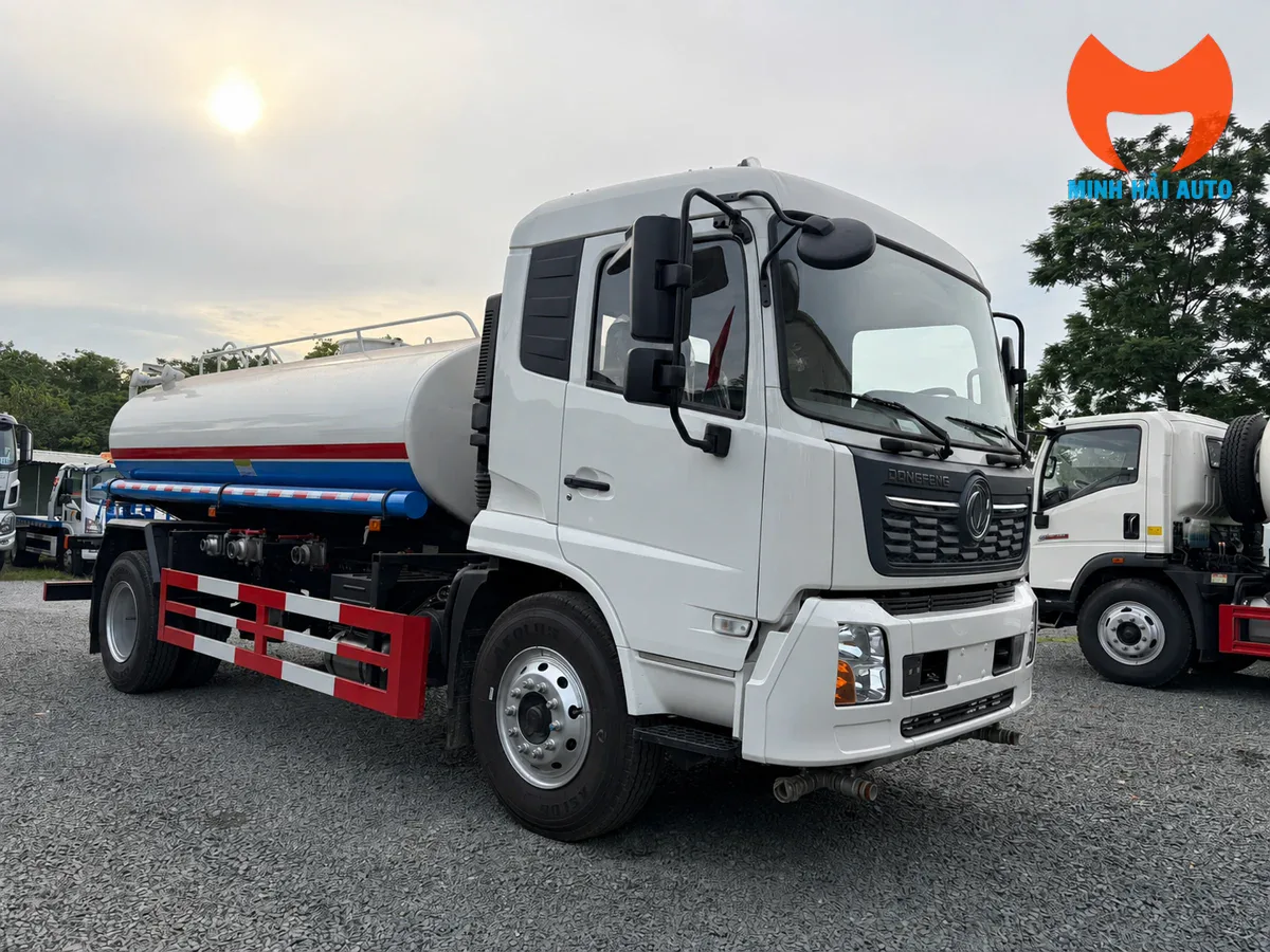 Xe phun nước rửa đường nhóm 9 khối góc 3/4