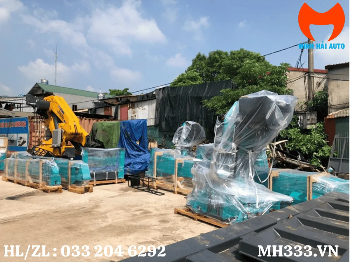 Thùng lửng xe Dongfeng 3 chân sau khi lắp cẩu HLC-8016