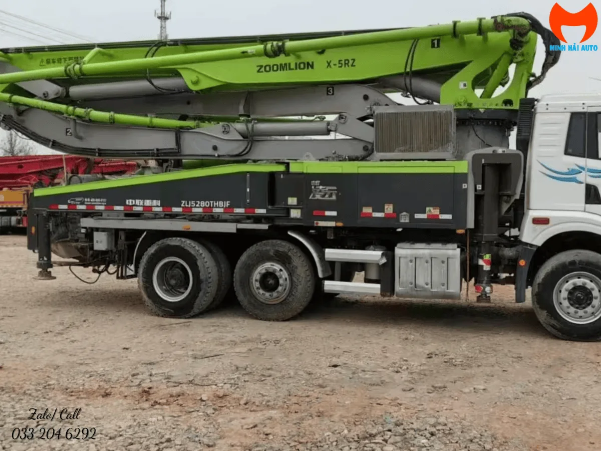 Xe bơm bê tông 43m Zoomlion đã qua sử dụng tại kho