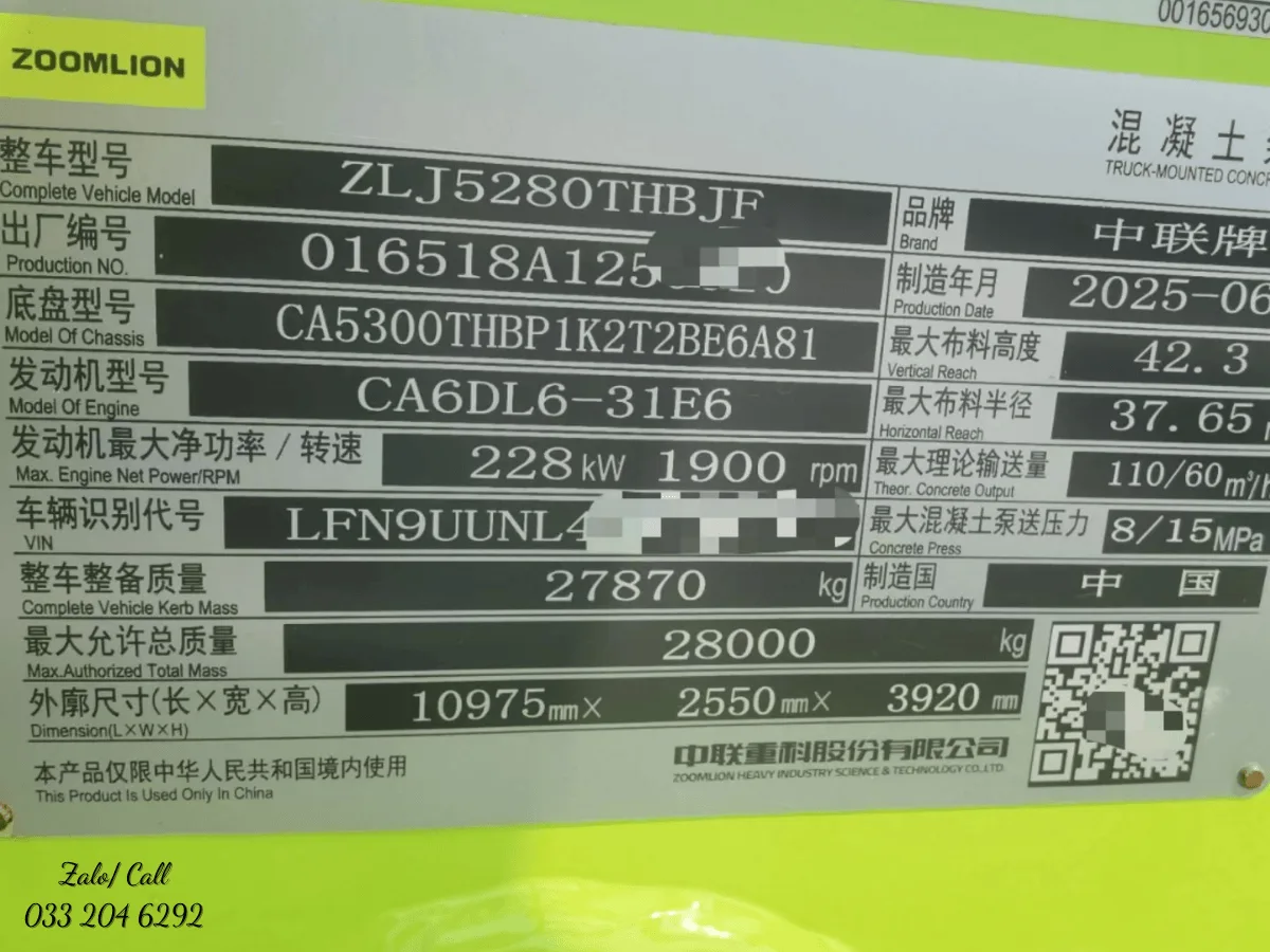 Hệ thống xy lanh và phễu chứa bê tông của xe bơm Zoomlion 43m