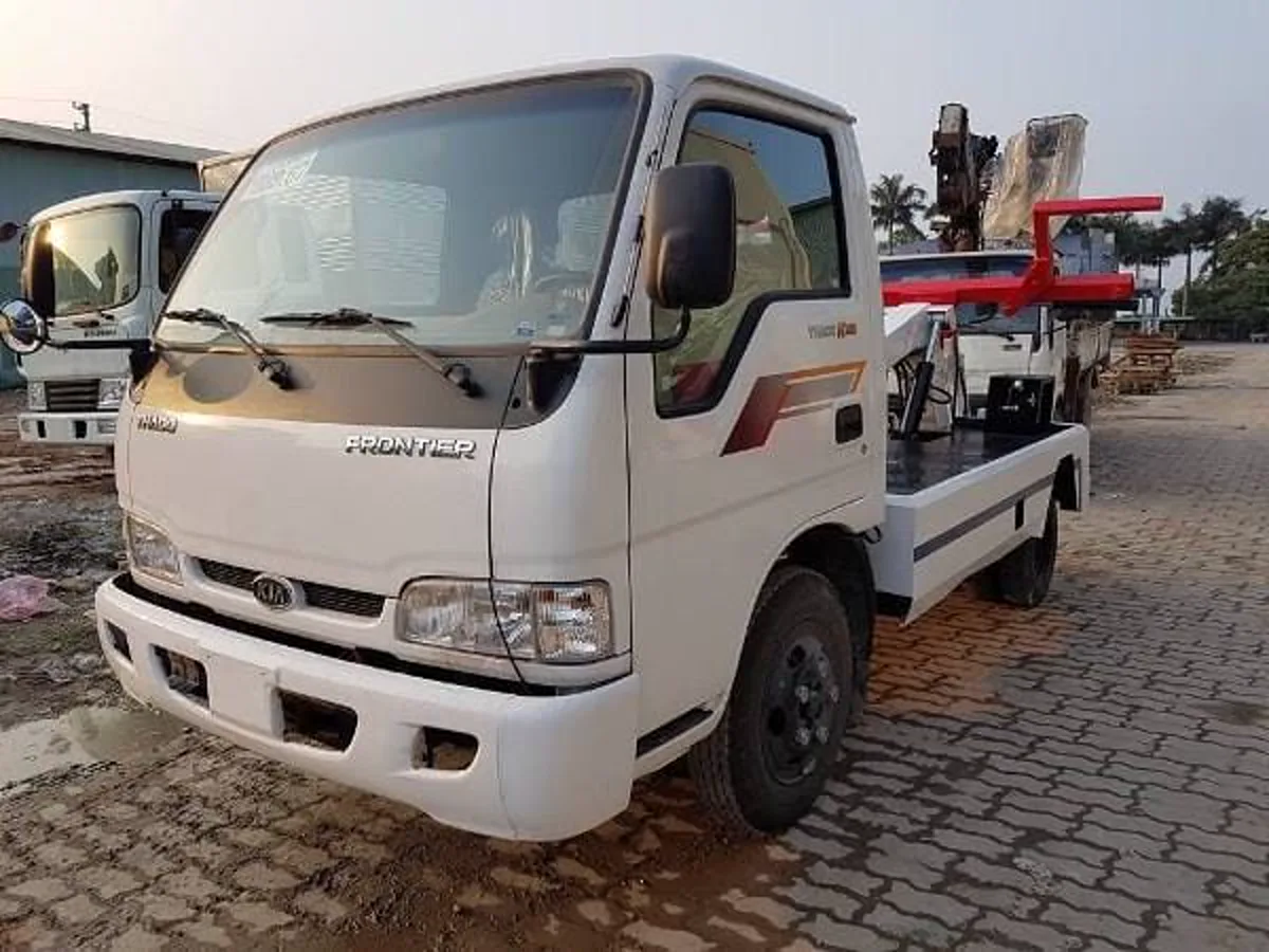 Xe cứu hộ kéo xe Thaco Kia K165 hoạt động thực tế trên đường
