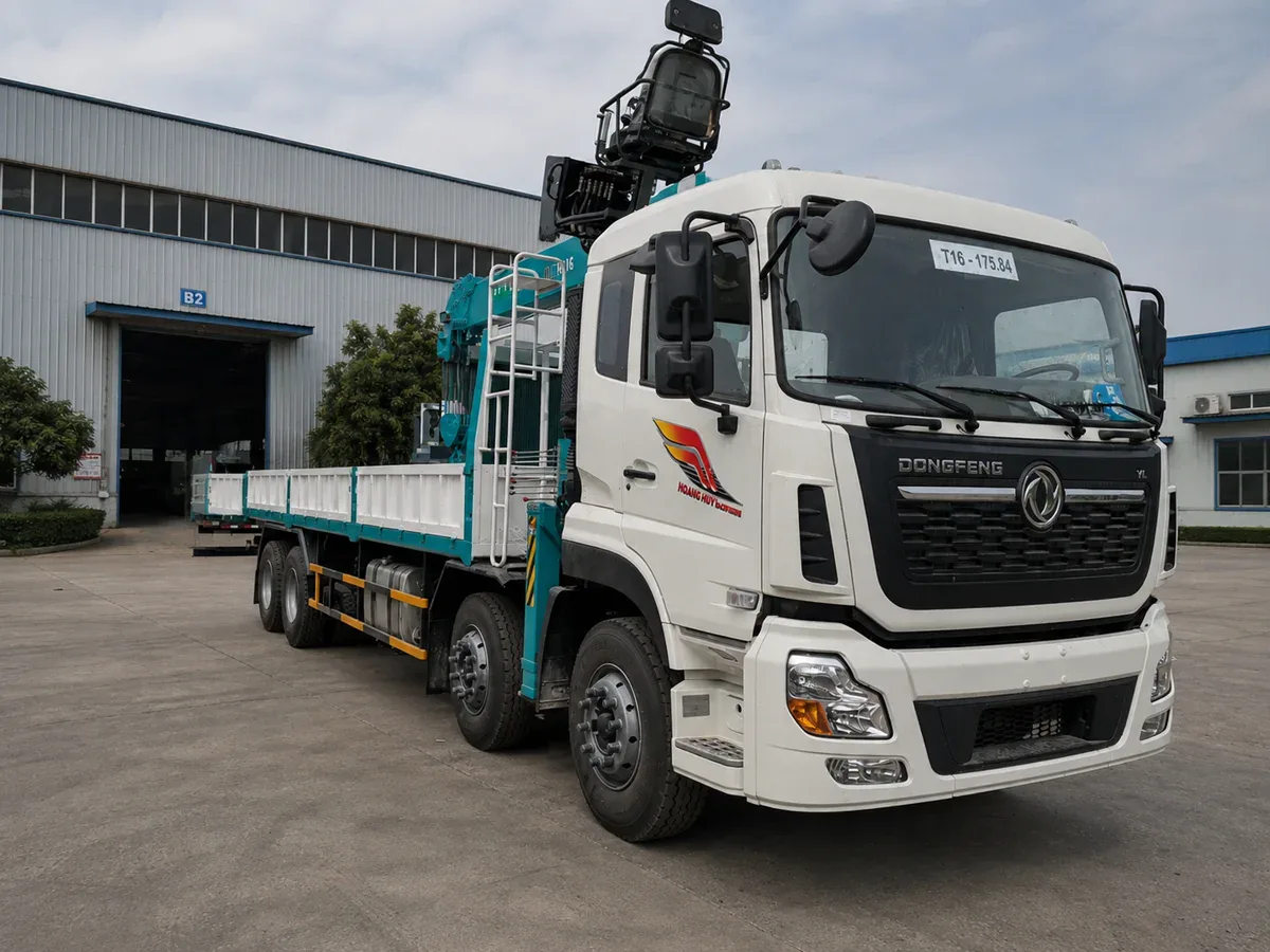 Xe tải gắn cẩu 8 tấn nền Dongfeng lắp cẩu Hyundai HLC-8016 góc 3/4