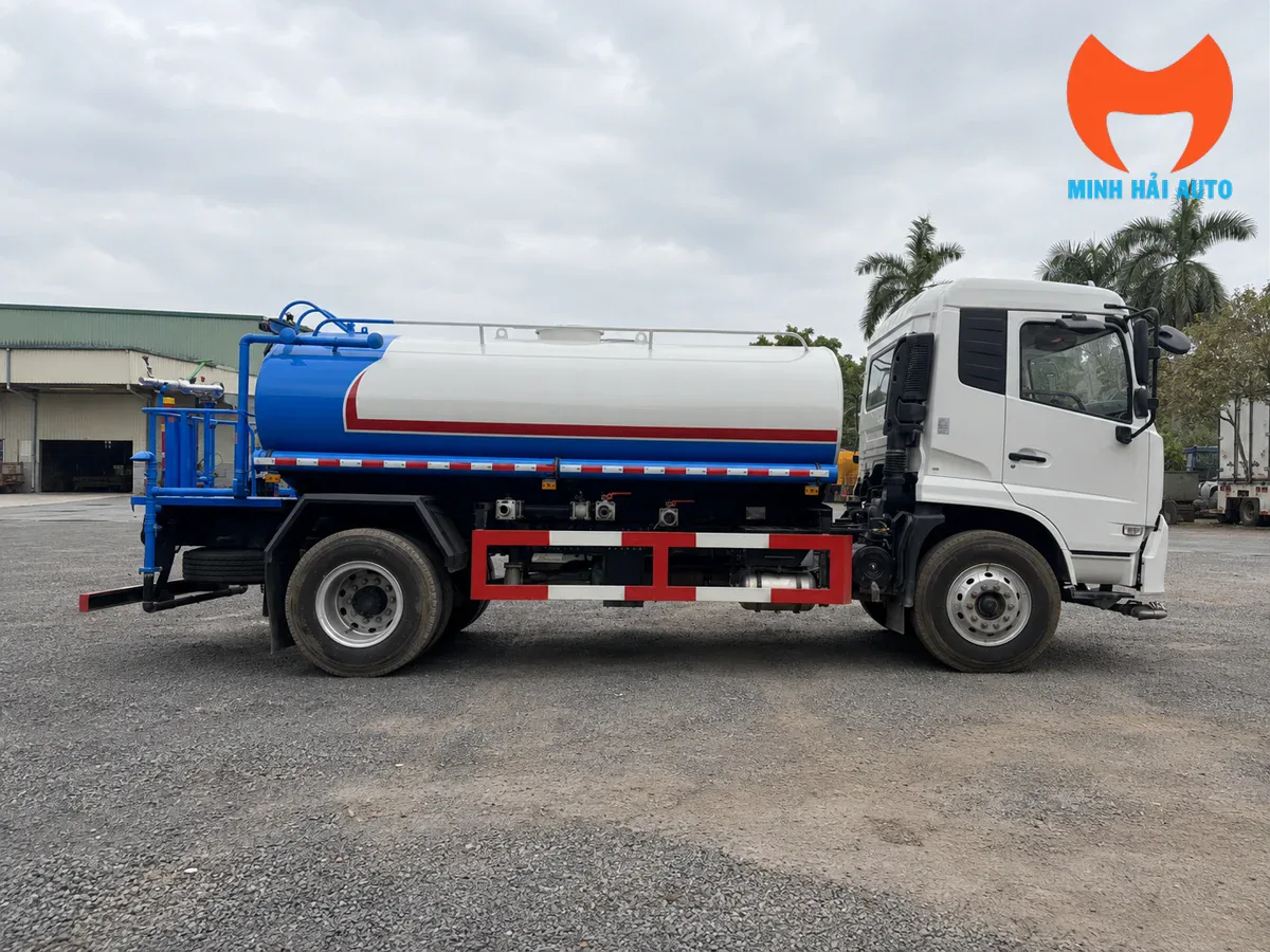 Xe xi téc phun nước 9 khối nhìn từ hông bồn
