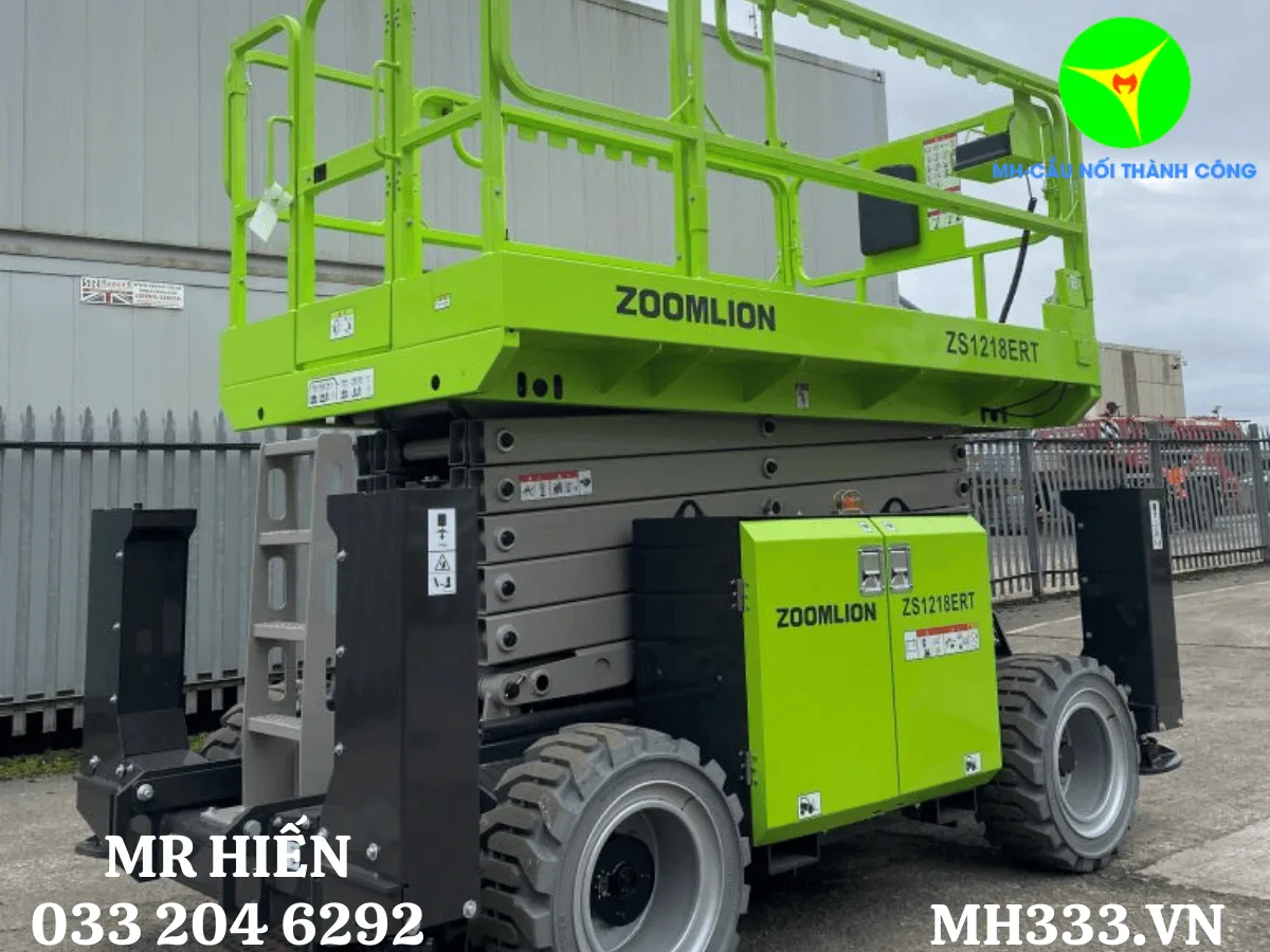 Cận cảnh thân và cụm bánh của xe cắt kéo địa hình Zoomlion ZS1218ERT